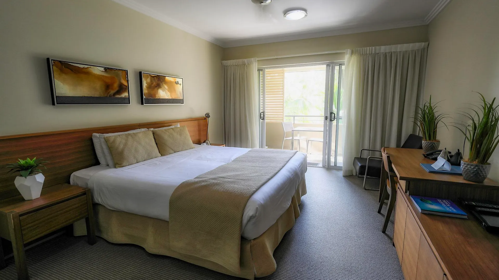 Paradise Palms Resort Cairns