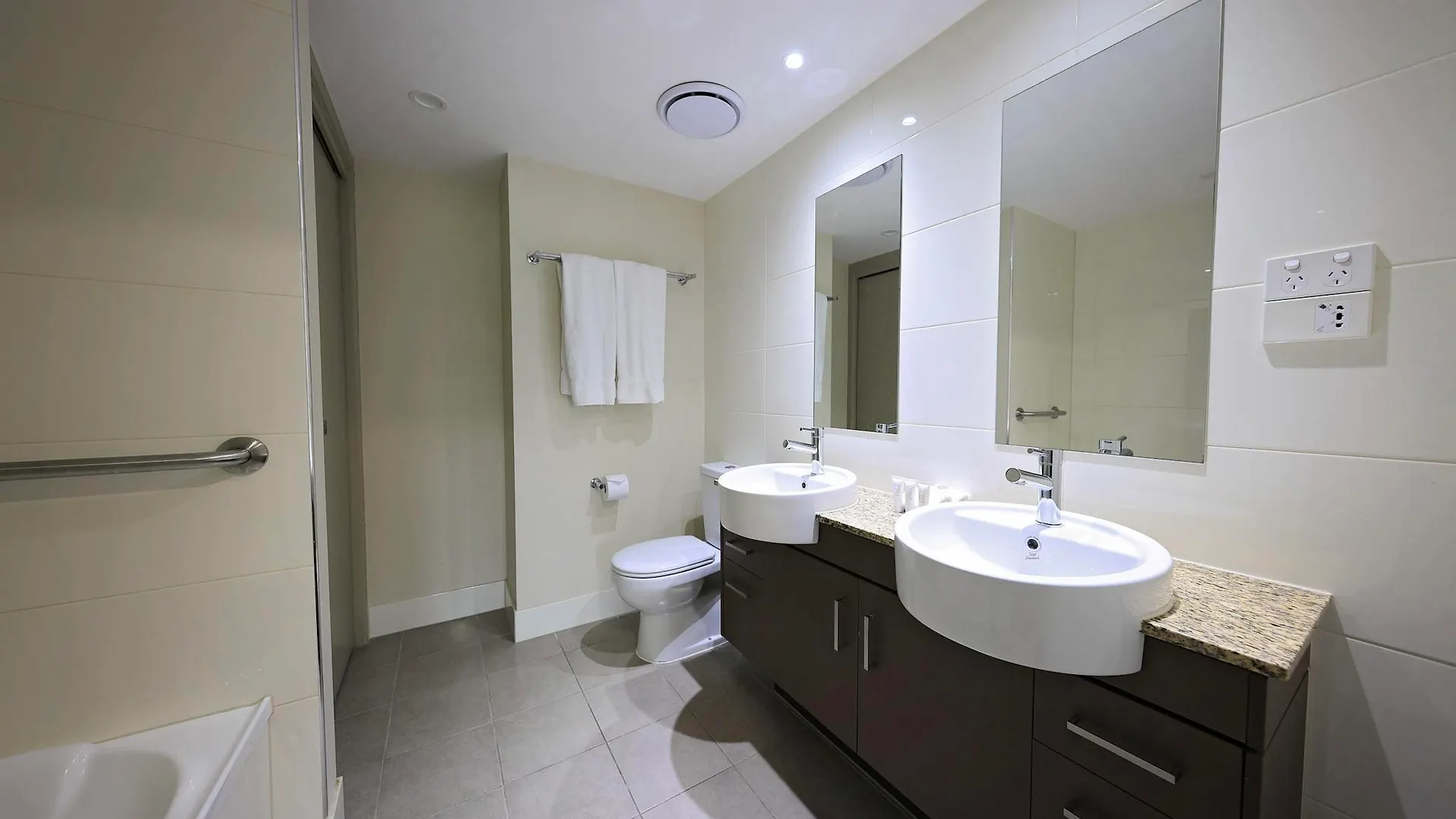 Paradise Palms Resort Cairns