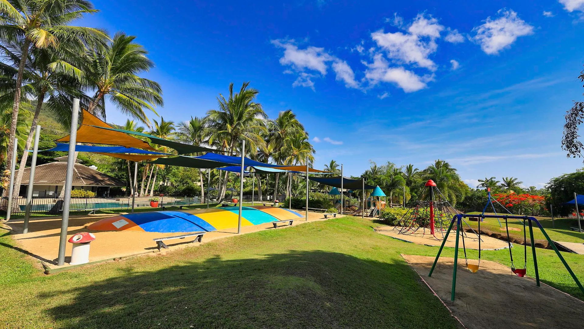 Paradise Palms Resort Cairns 4*,